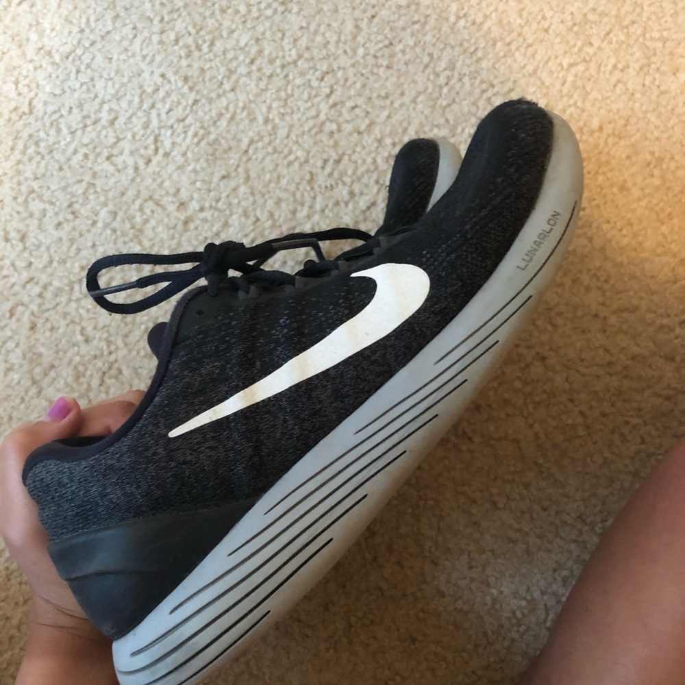 Nike tennis shoes
